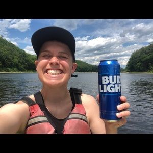 Meet your Posher, Caroline